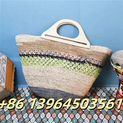 Bag llaw raffia gyda dolenni pren